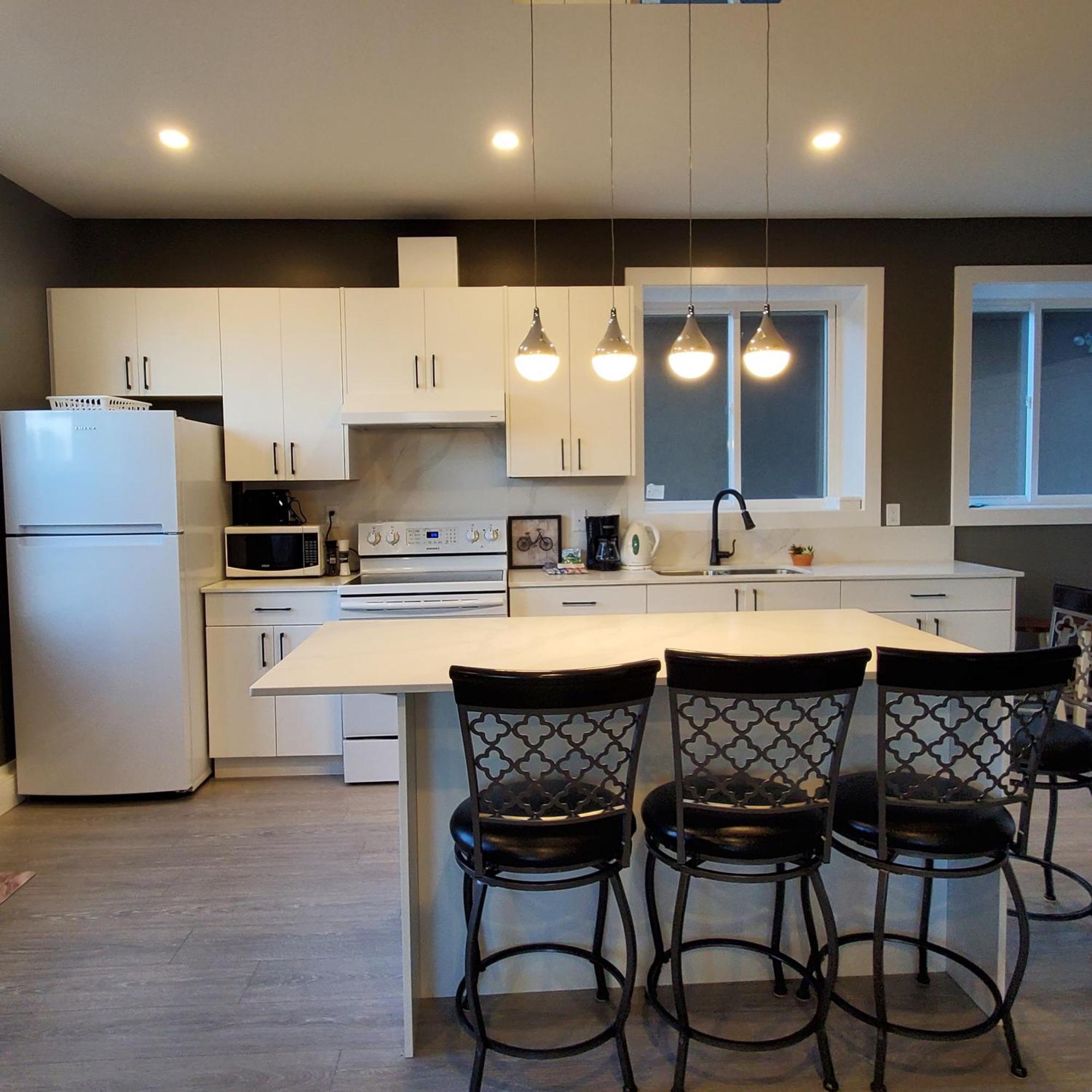 Mountain Retreat 3 Bedroom Garden House Near Heritage Park, Coliseum , Hwy 1, Fishing, Cultus Lake Chilliwack Cameră foto