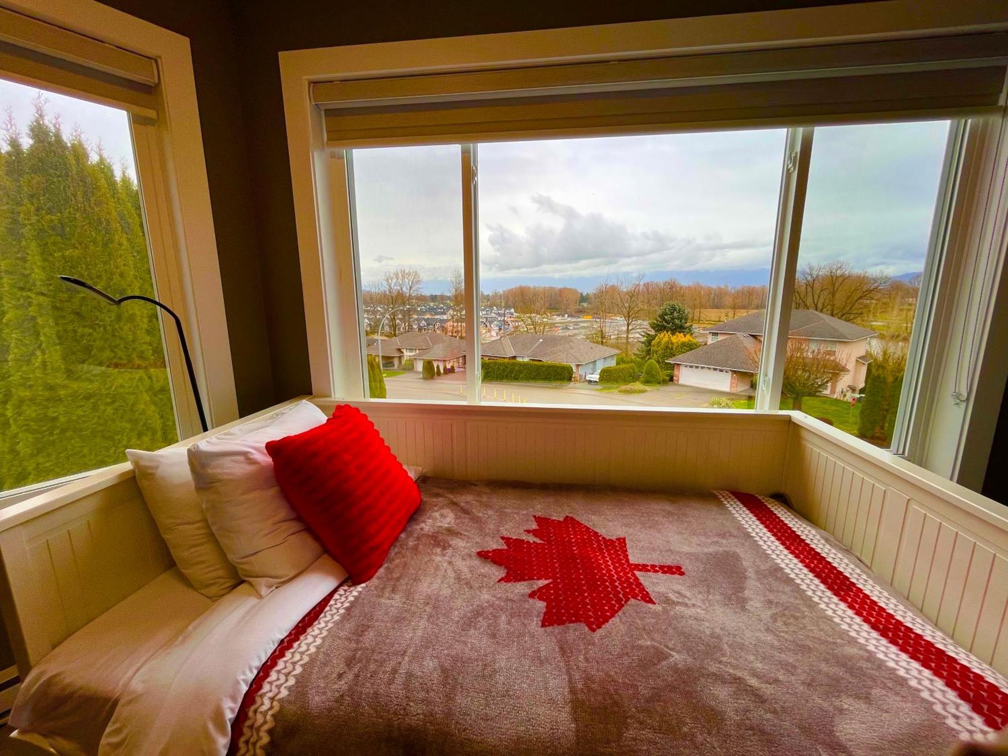 Mountain Retreat 3 Bedroom Garden House Near Heritage Park, Coliseum , Hwy 1, Fishing, Cultus Lake Chilliwack Exterior foto